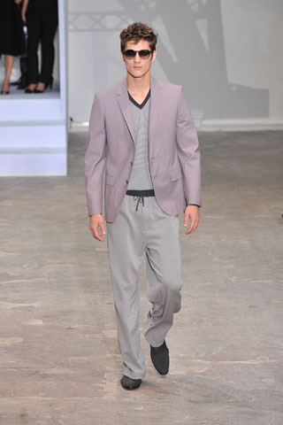 Louis Vuitton / - 2009